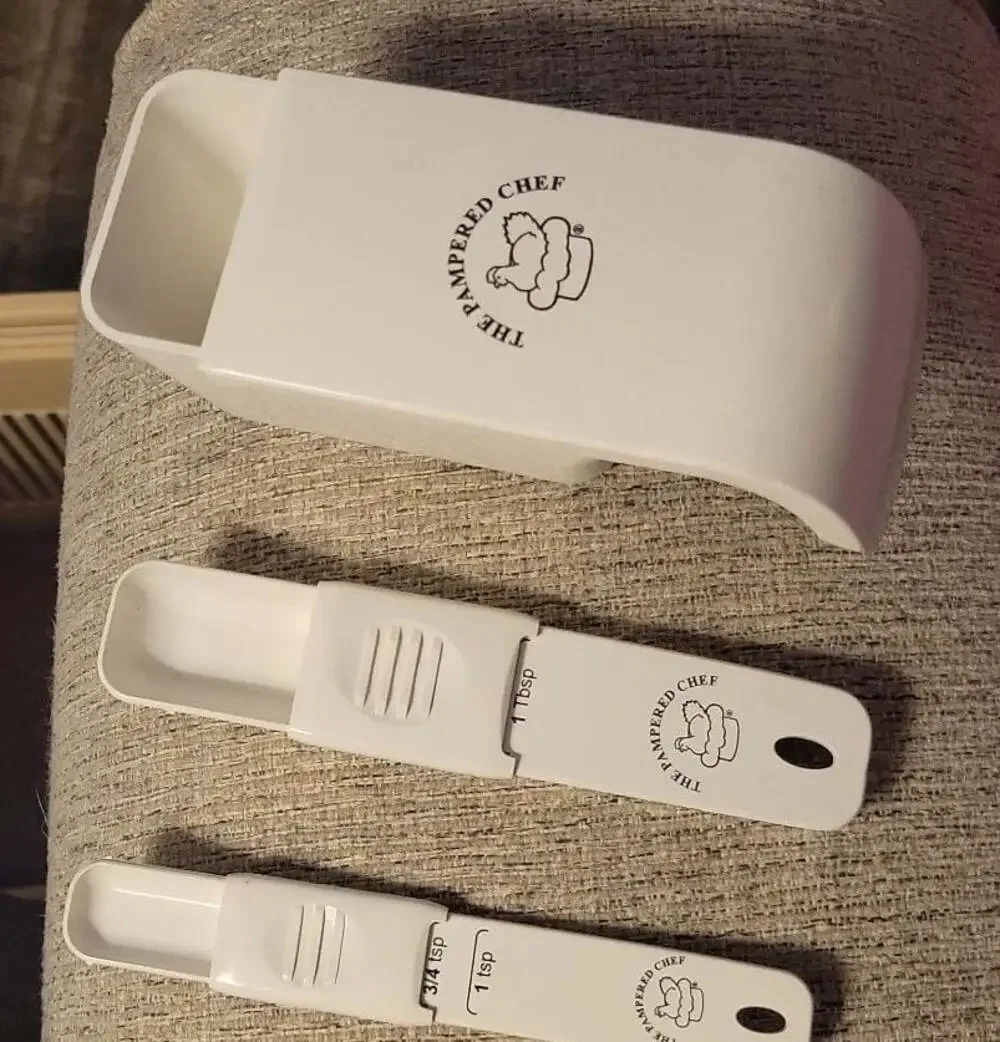 Pampered Chef Adjustable Measuring Cup and Two Sliding Measuring Spoons Set